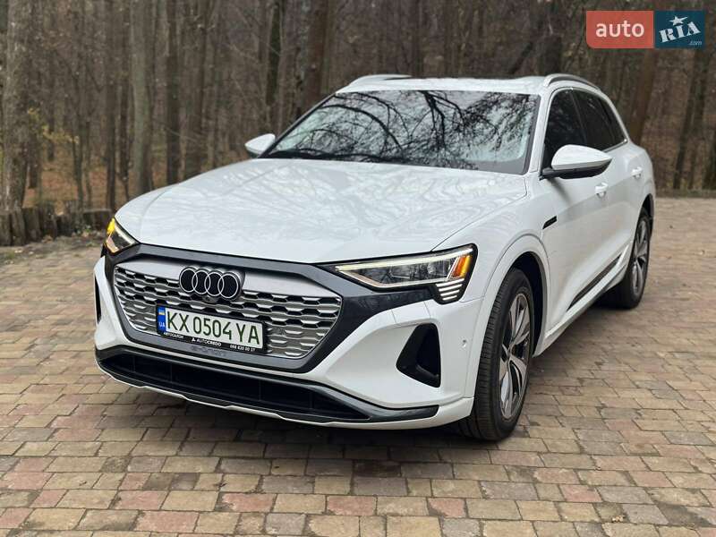 Внедорожник / Кроссовер Audi Q8 e-tron 2023 в Харькове