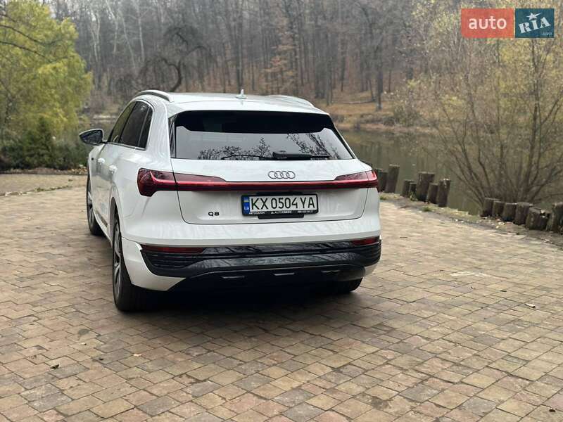 Внедорожник / Кроссовер Audi Q8 e-tron 2023 в Харькове