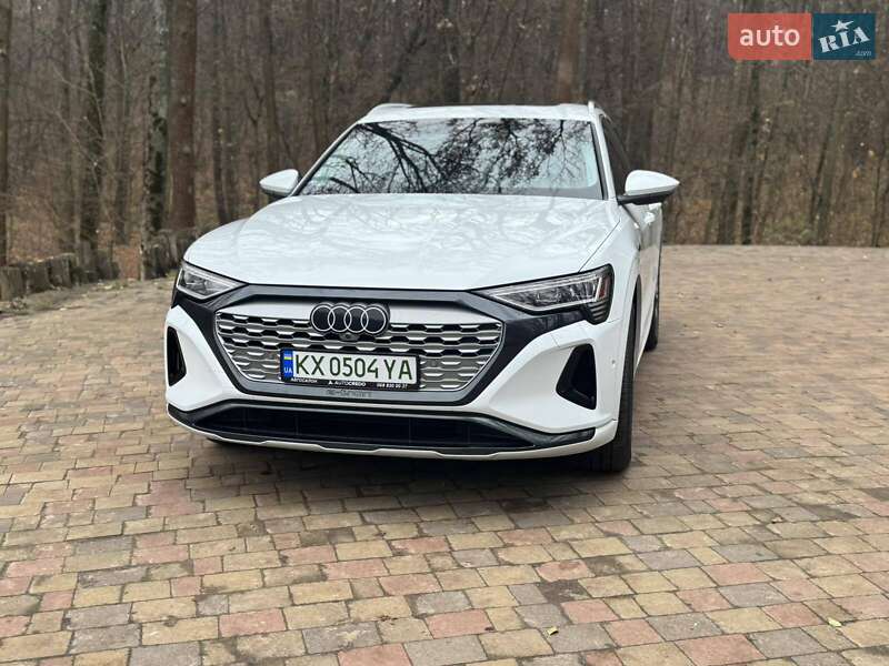 Внедорожник / Кроссовер Audi Q8 e-tron 2023 в Харькове