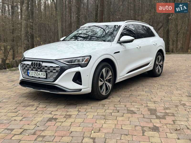 Внедорожник / Кроссовер Audi Q8 e-tron 2023 в Харькове