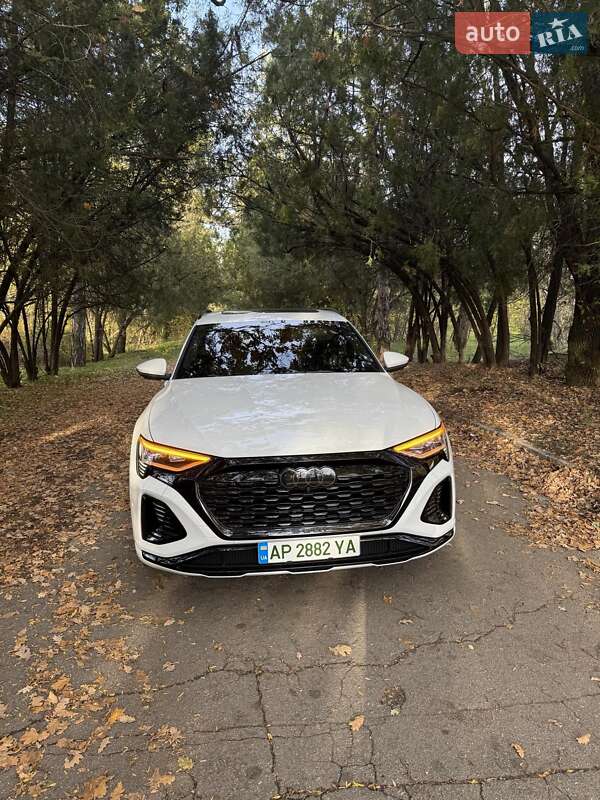 Внедорожник / Кроссовер Audi Q8 e-tron 2023 в Запорожье
