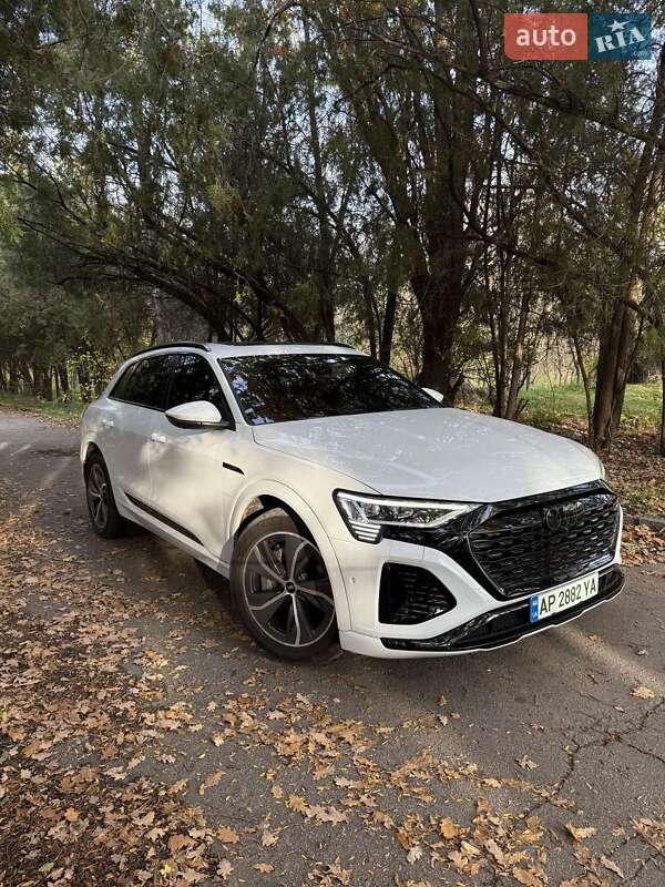 Внедорожник / Кроссовер Audi Q8 e-tron 2023 в Запорожье
