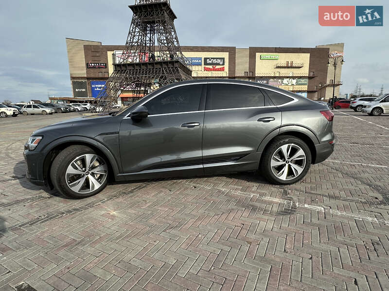 Внедорожник / Кроссовер Audi Q8 e-tron 2023 в Харькове