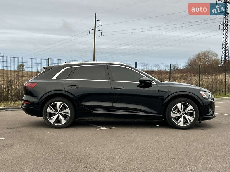 Внедорожник / Кроссовер Audi Q8 e-tron 2023 в Ровно фото 10 Внедорожник / Кроссовер Audi Q8 e-tron 2023 в Ровно