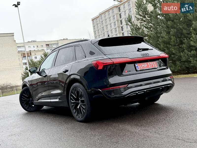 Внедорожник / Кроссовер Audi Q8 e-tron 2023 в Киеве