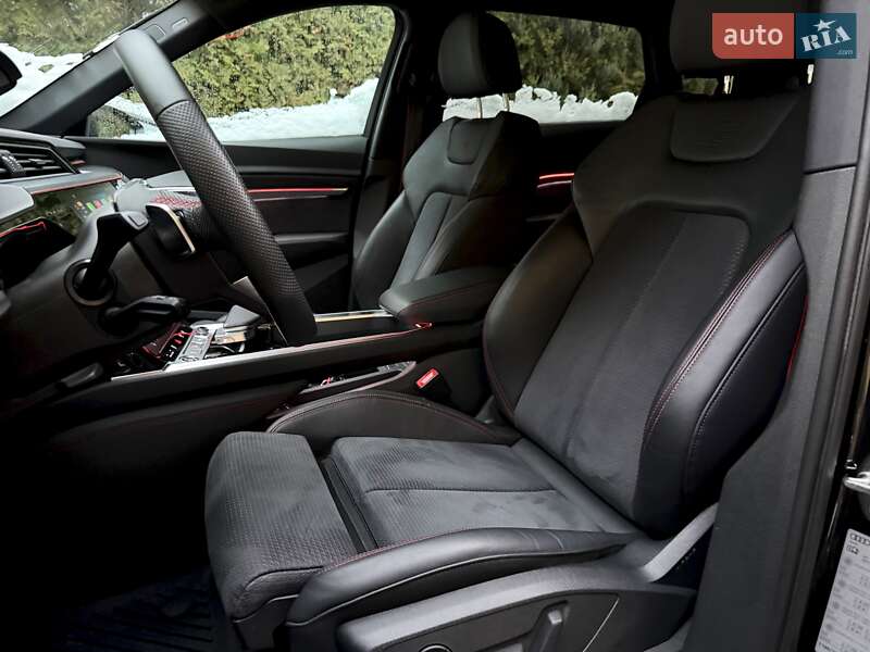 Внедорожник / Кроссовер Audi Q8 e-tron 2023 в Киеве