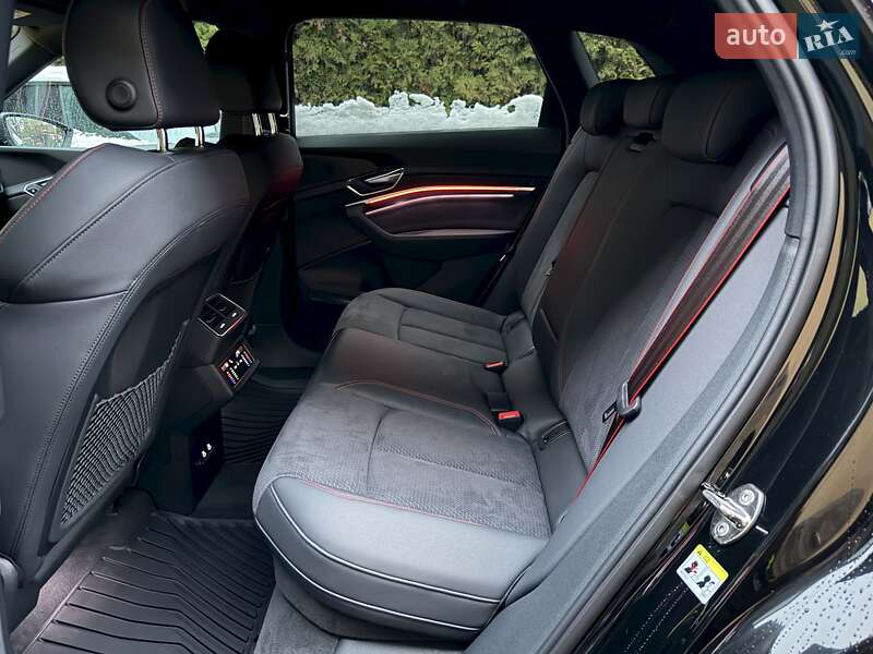 Внедорожник / Кроссовер Audi Q8 e-tron 2023 в Киеве