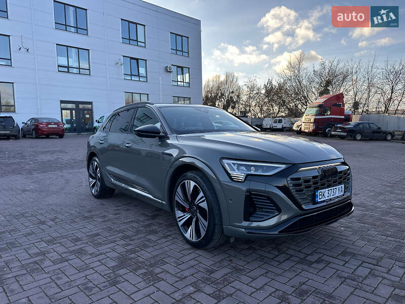 Внедорожник / Кроссовер Audi Q8 e-tron 2023 в Ровно