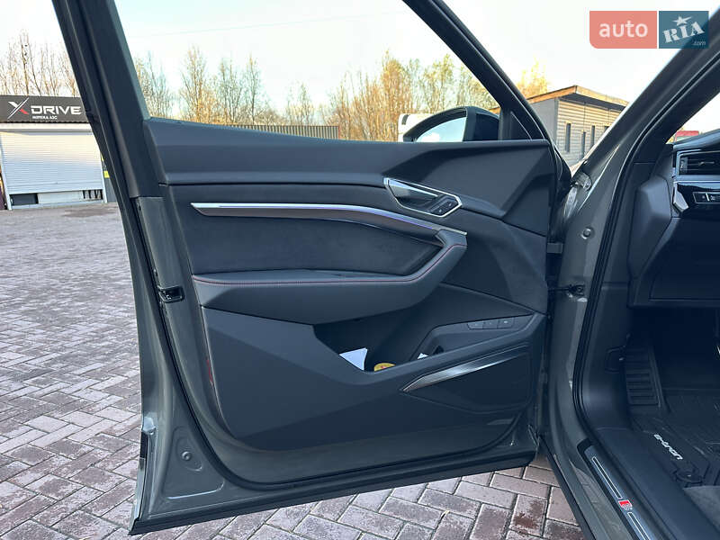 Внедорожник / Кроссовер Audi Q8 e-tron 2023 в Ровно