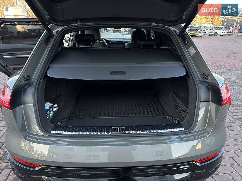 Внедорожник / Кроссовер Audi Q8 e-tron 2023 в Ровно