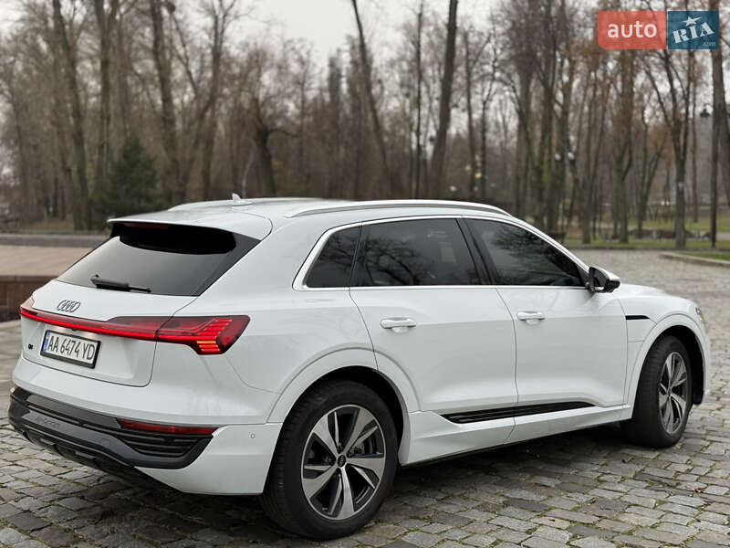 Внедорожник / Кроссовер Audi Q8 e-tron 2023 в Киеве фото 4 Внедорожник / Кроссовер Audi Q8 e-tron 2023 в Киеве