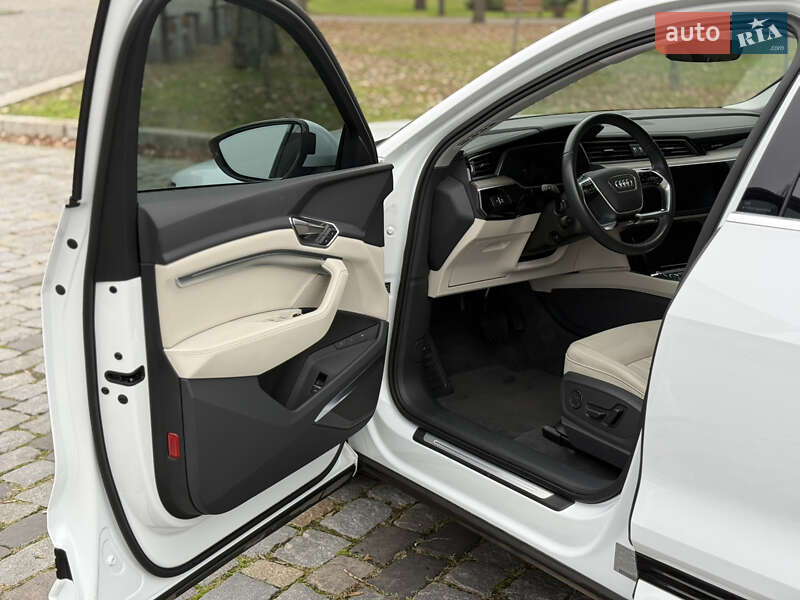 Внедорожник / Кроссовер Audi Q8 e-tron 2023 в Киеве фото 24 Внедорожник / Кроссовер Audi Q8 e-tron 2023 в Киеве
