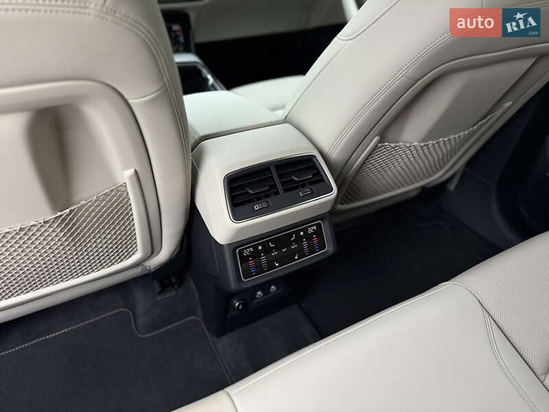 Внедорожник / Кроссовер Audi Q8 e-tron 2023 в Киеве