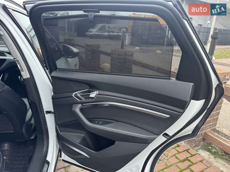 Внедорожник / Кроссовер Audi Q8 e-tron 2023 в Киеве фото 25 Внедорожник / Кроссовер Audi Q8 e-tron 2023 в Киеве