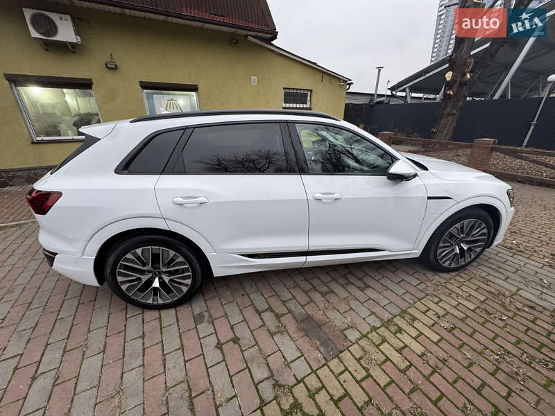 Внедорожник / Кроссовер Audi Q8 e-tron 2023 в Киеве фото 45 Внедорожник / Кроссовер Audi Q8 e-tron 2023 в Киеве
