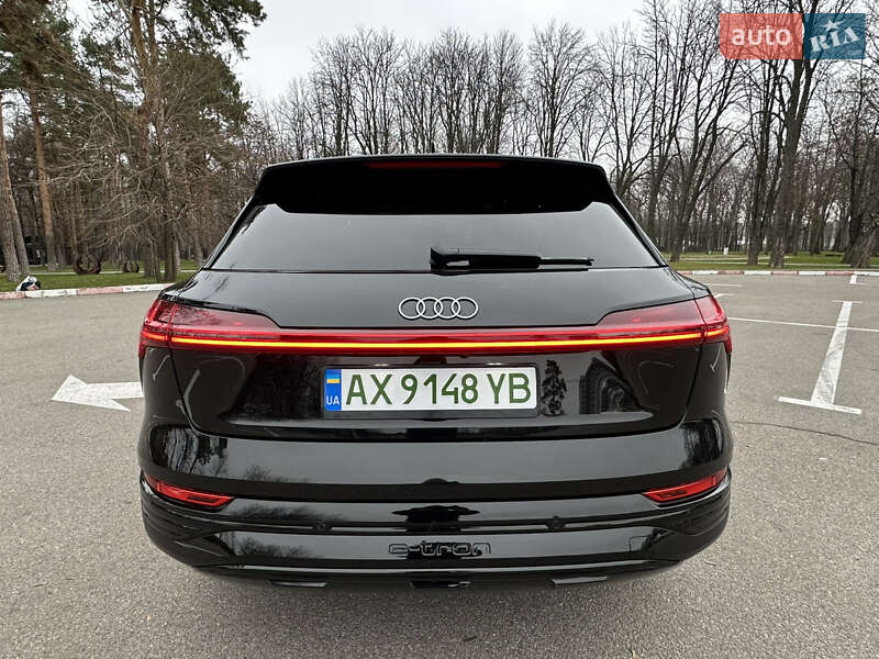 Внедорожник / Кроссовер Audi Q8 e-tron 2023 в Харькове