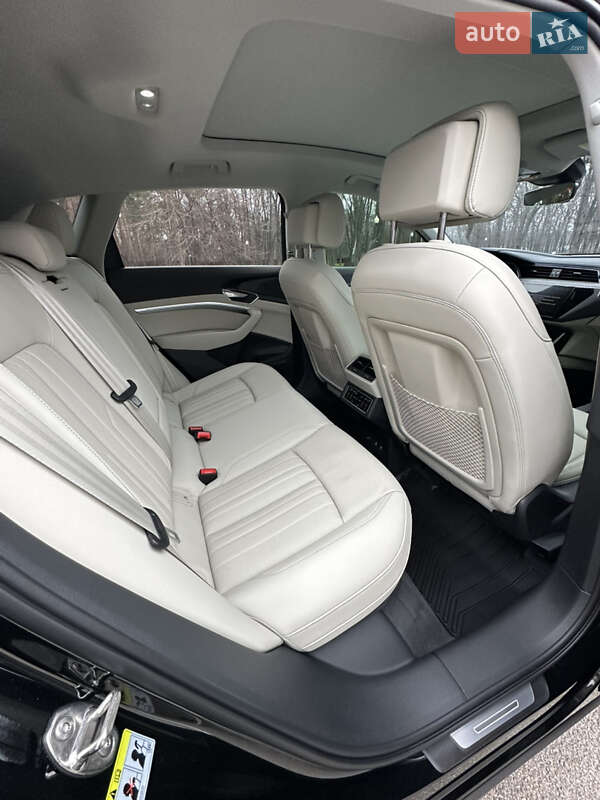 Внедорожник / Кроссовер Audi Q8 e-tron 2023 в Харькове