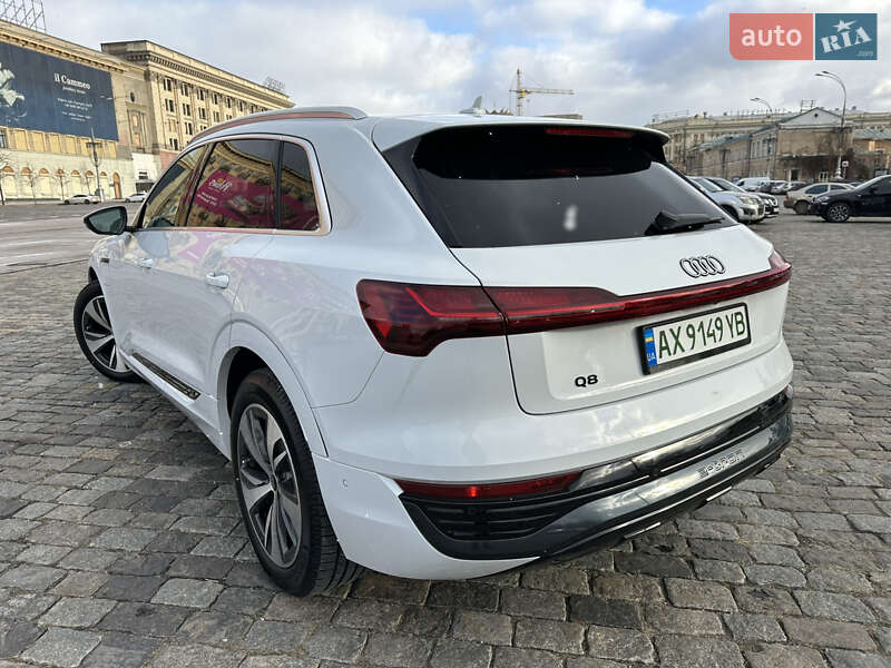 Внедорожник / Кроссовер Audi Q8 e-tron 2023 в Харькове