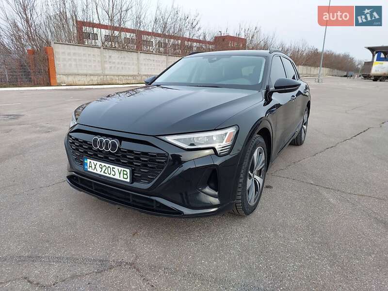 Внедорожник / Кроссовер Audi Q8 e-tron 2023 в Харькове