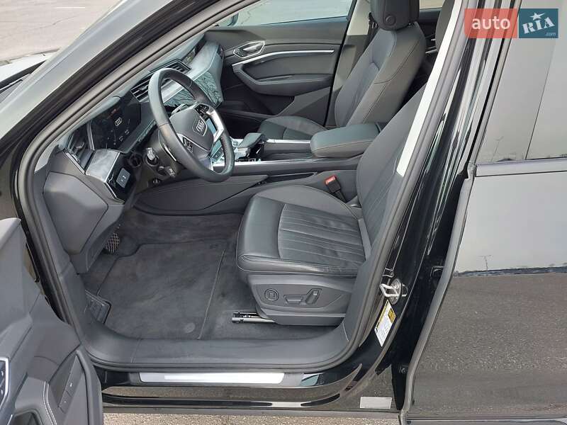 Внедорожник / Кроссовер Audi Q8 e-tron 2023 в Харькове