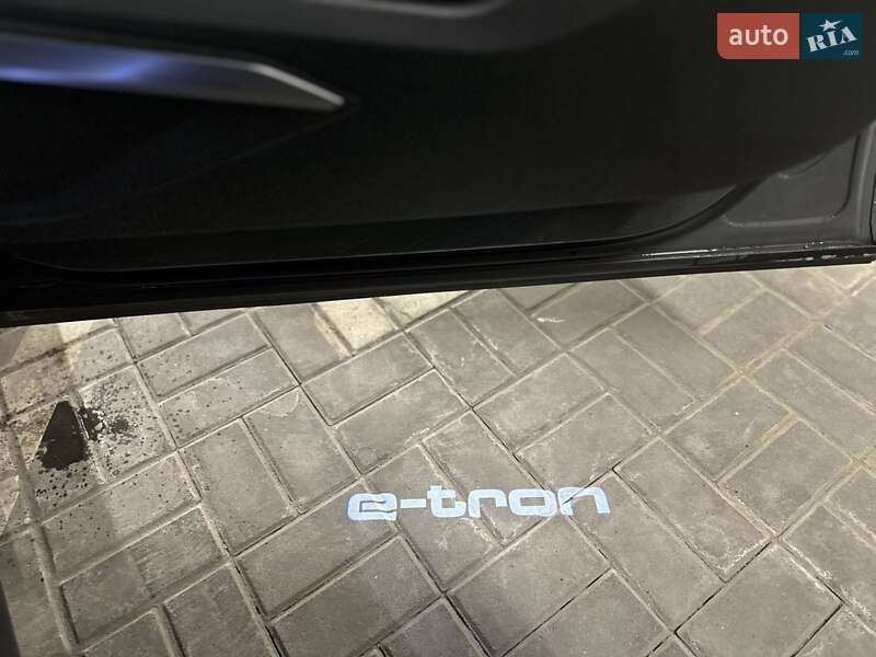 Внедорожник / Кроссовер Audi Q8 e-tron 2023 в Львове фото 12 Внедорожник / Кроссовер Audi Q8 e-tron 2023 в Львове