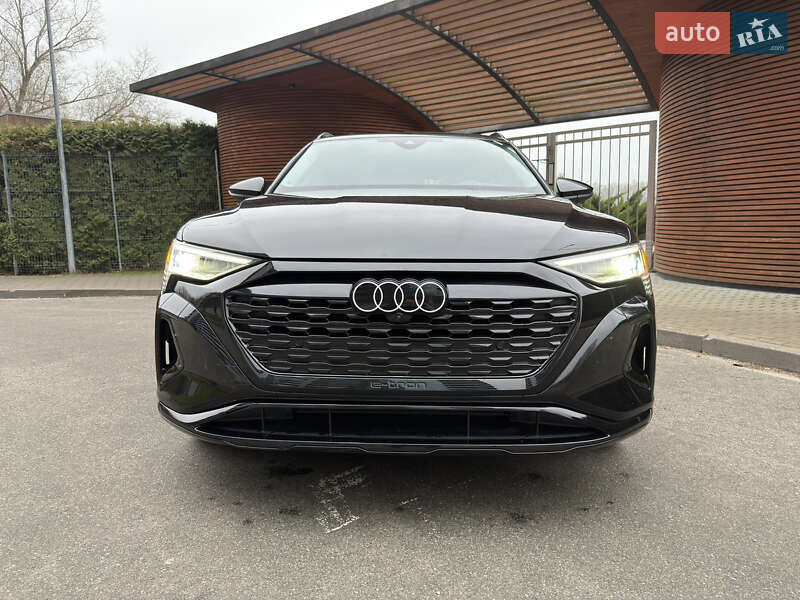 Внедорожник / Кроссовер Audi Q8 e-tron 2023 в Киеве