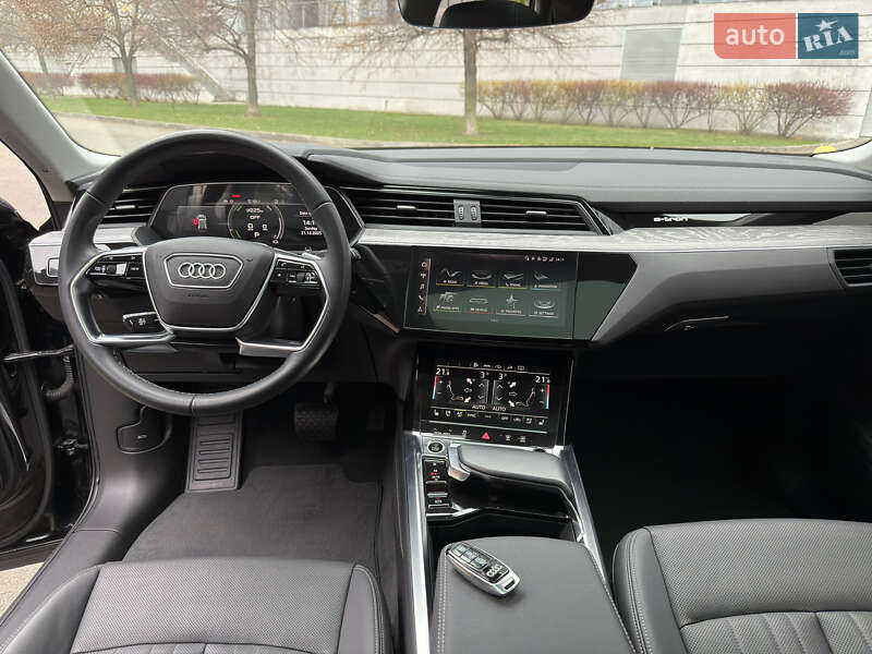 Внедорожник / Кроссовер Audi Q8 e-tron 2023 в Киеве