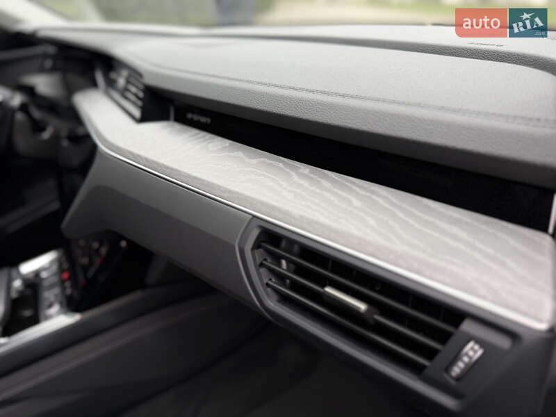 Внедорожник / Кроссовер Audi Q8 e-tron 2023 в Киеве