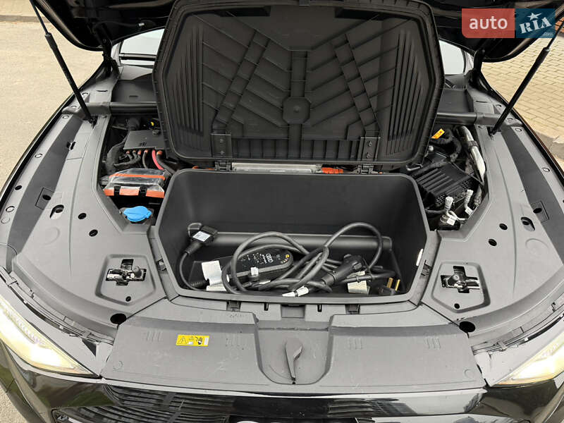 Внедорожник / Кроссовер Audi Q8 e-tron 2023 в Киеве