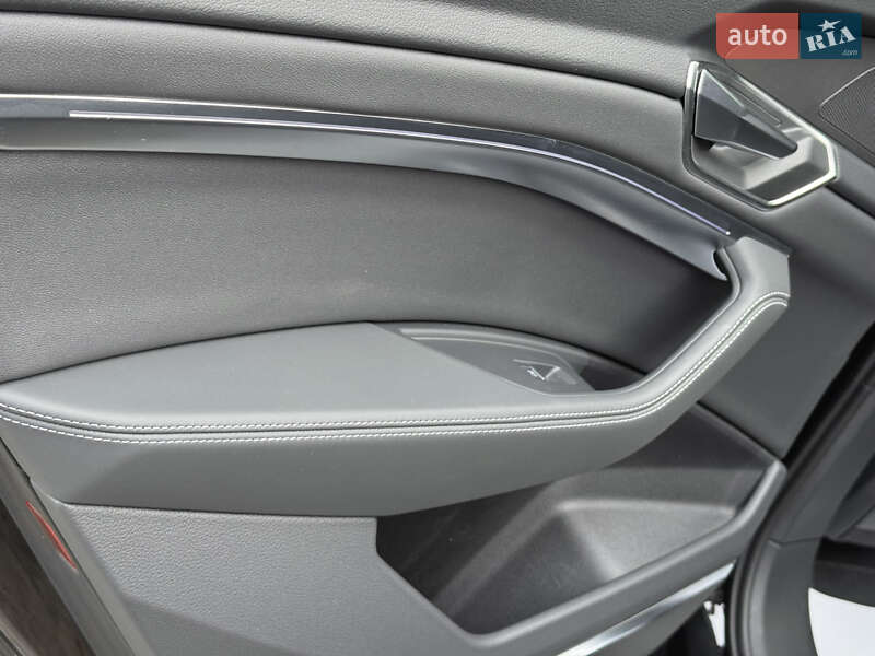 Внедорожник / Кроссовер Audi Q8 e-tron 2023 в Киеве фото 44 Внедорожник / Кроссовер Audi Q8 e-tron 2023 в Киеве