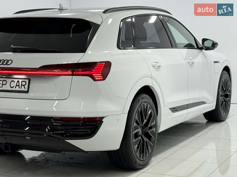Позашляховик / Кросовер Audi Q8 e-tron 2023 в Одесі