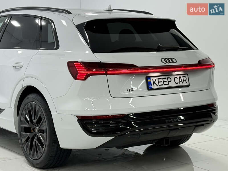 Позашляховик / Кросовер Audi Q8 e-tron 2023 в Одесі