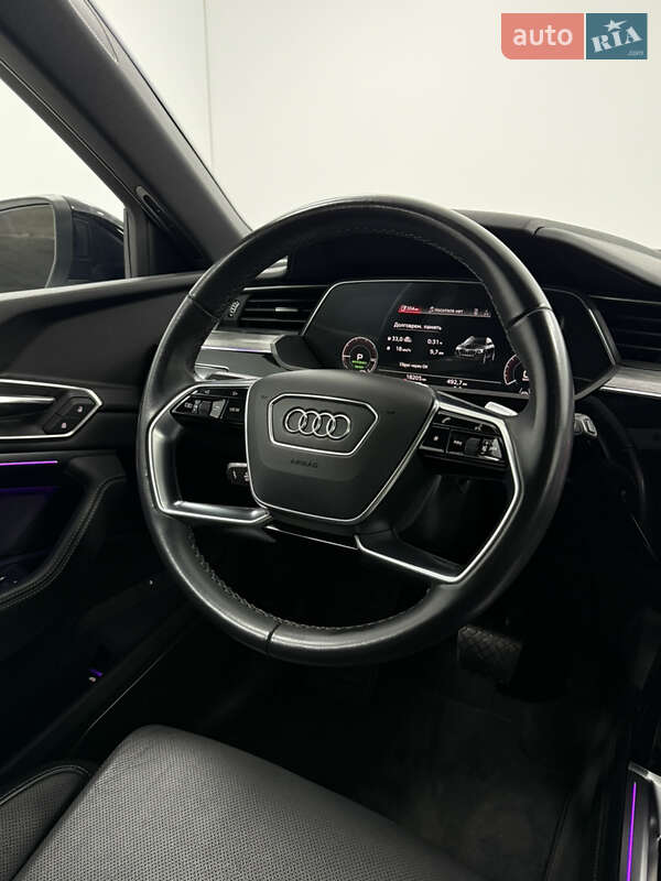 Позашляховик / Кросовер Audi Q8 e-tron 2023 в Одесі