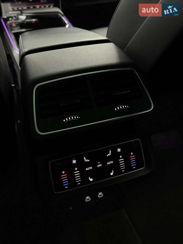 Позашляховик / Кросовер Audi Q8 e-tron 2023 в Одесі