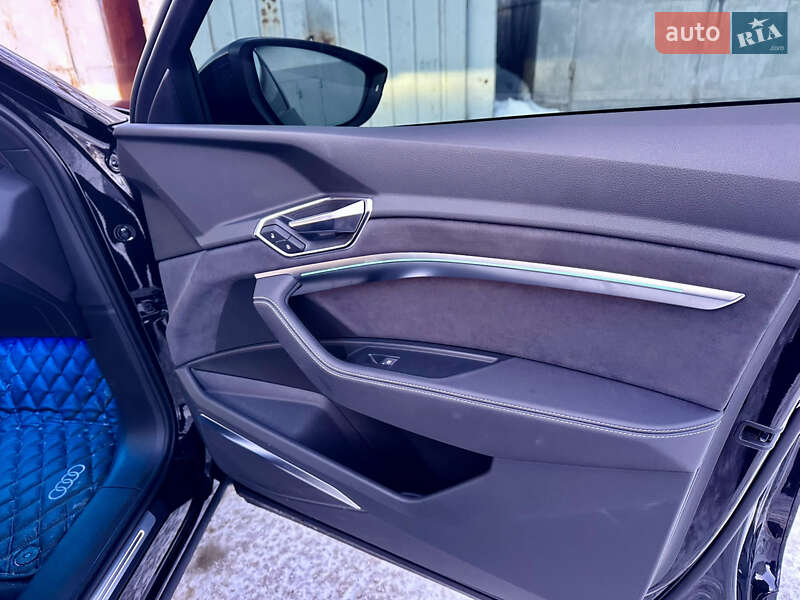 Внедорожник / Кроссовер Audi Q8 e-tron 2023 в Белой Церкви