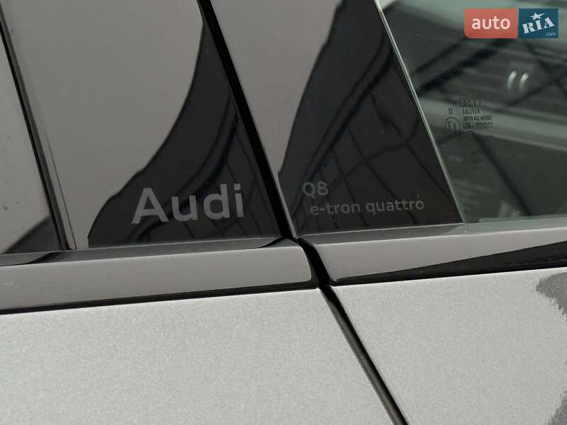 Внедорожник / Кроссовер Audi Q8 e-tron 2023 в Мукачево