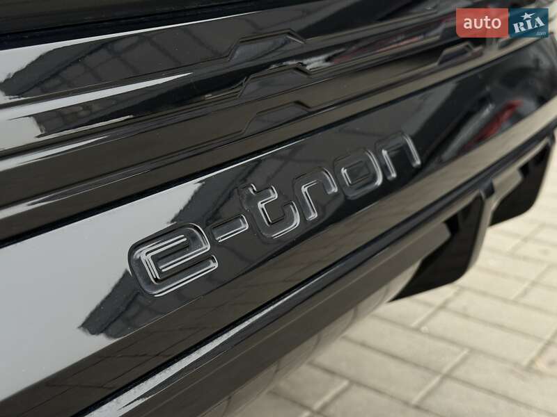 Внедорожник / Кроссовер Audi Q8 e-tron 2023 в Мукачево