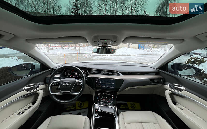 Внедорожник / Кроссовер Audi Q8 e-tron 2024 в Львове