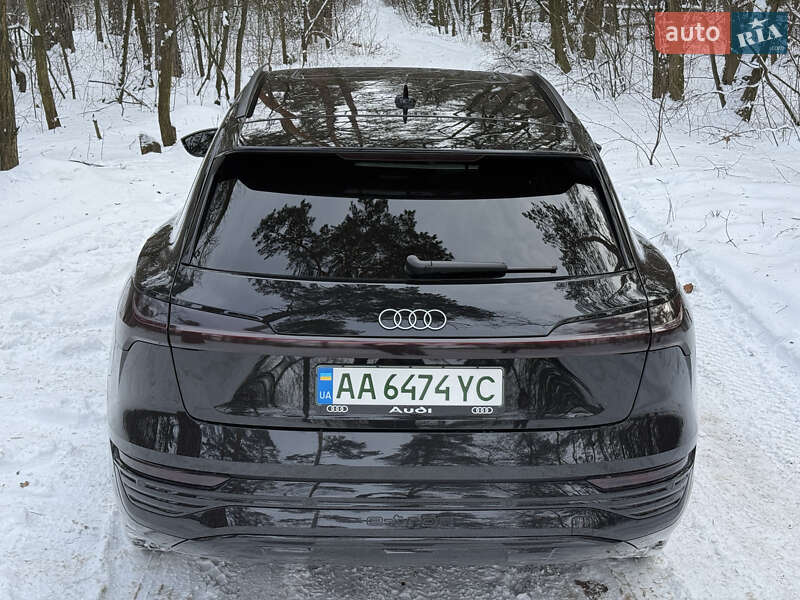 Позашляховик / Кросовер Audi Q8 e-tron 2023 в Києві