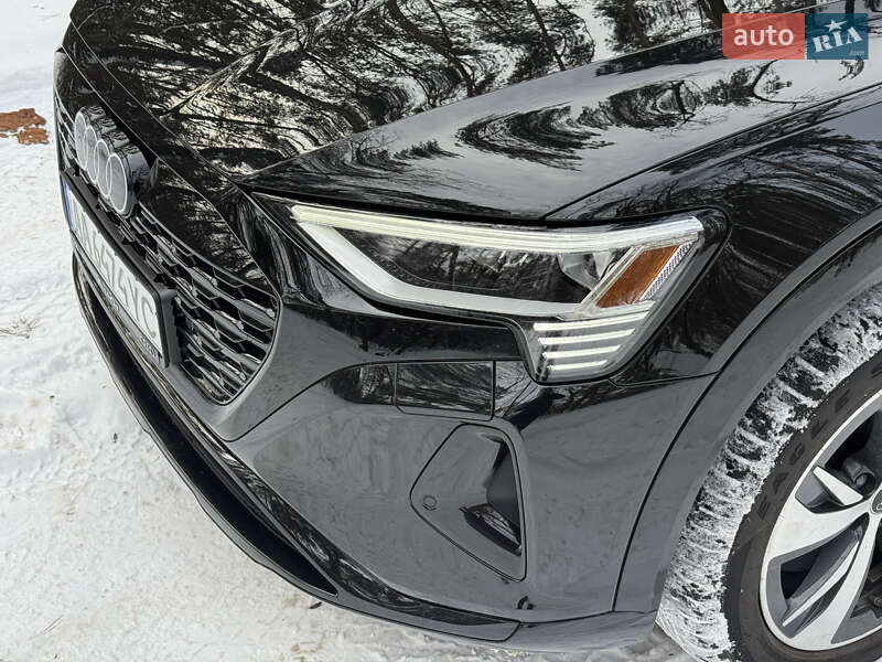 Позашляховик / Кросовер Audi Q8 e-tron 2023 в Києві