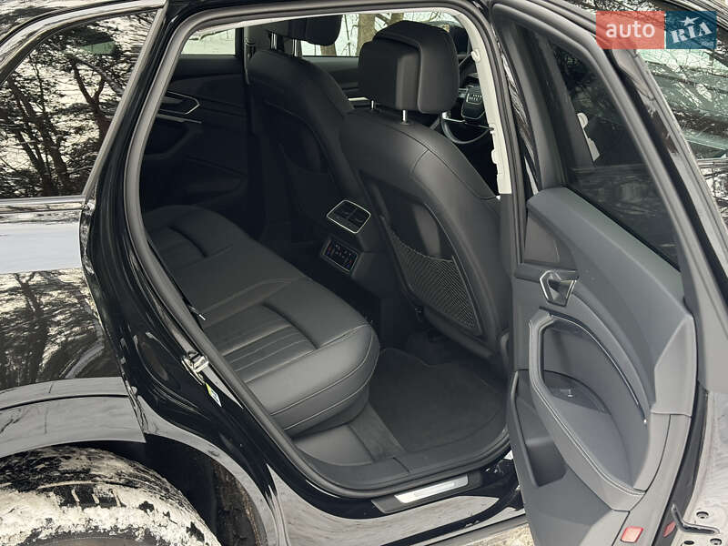 Позашляховик / Кросовер Audi Q8 e-tron 2023 в Києві