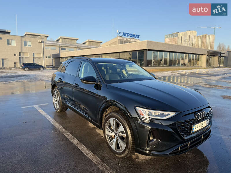 Внедорожник / Кроссовер Audi Q8 e-tron 2023 в Киеве