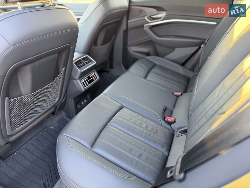 Внедорожник / Кроссовер Audi Q8 e-tron 2023 в Киеве