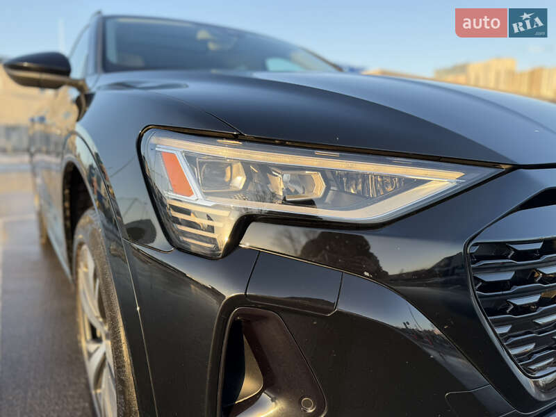 Внедорожник / Кроссовер Audi Q8 e-tron 2023 в Киеве