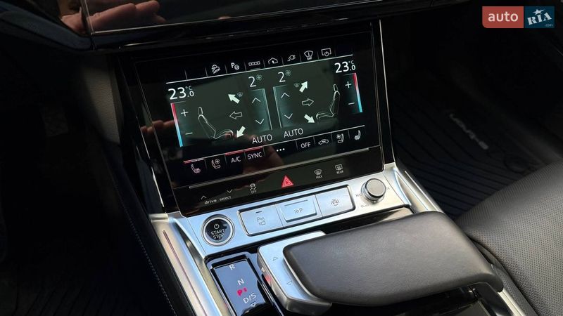 Позашляховик / Кросовер Audi Q8 e-tron 2023 в Києві