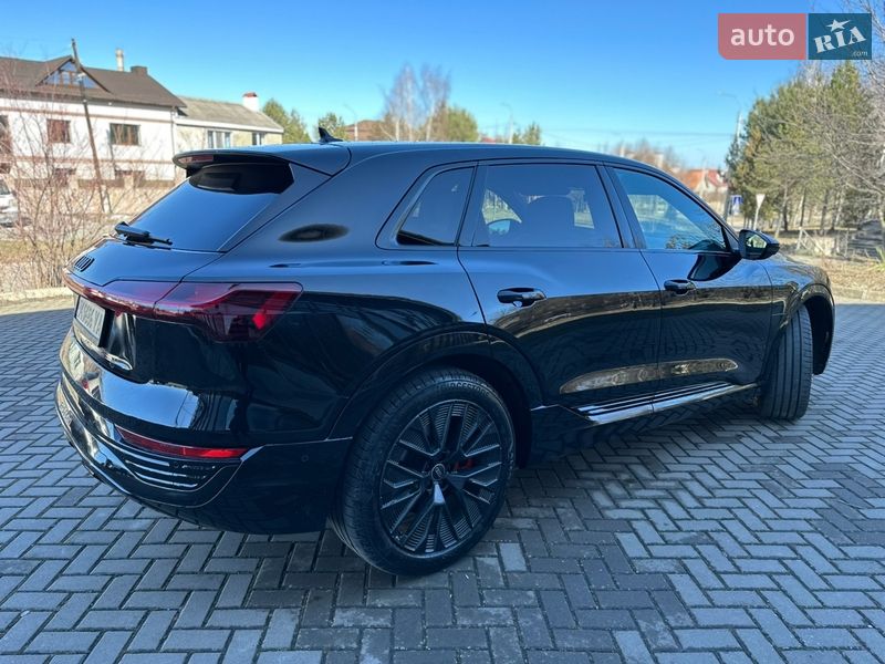 Позашляховик / Кросовер Audi Q8 e-tron 2024 в Рівному