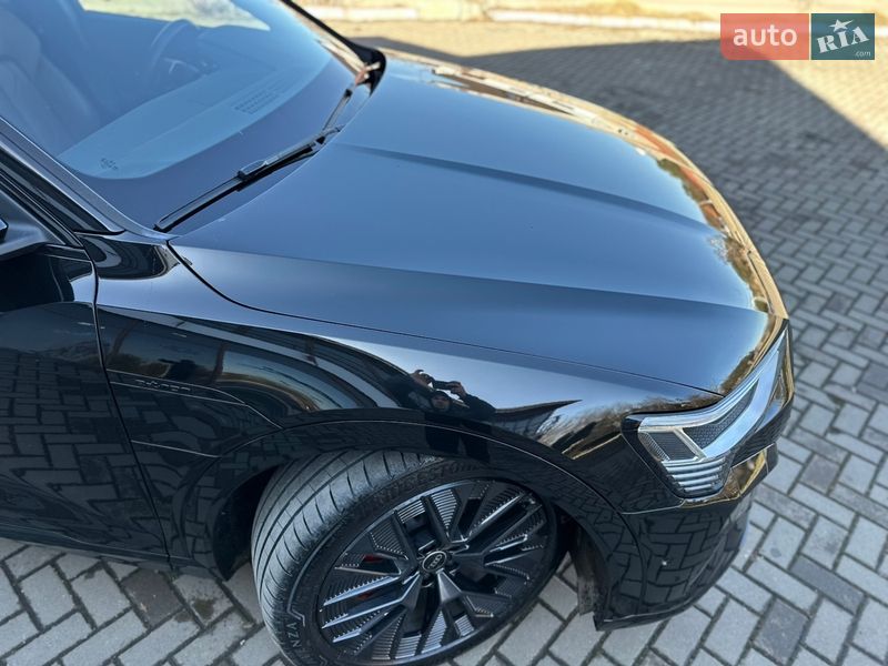 Позашляховик / Кросовер Audi Q8 e-tron 2024 в Рівному