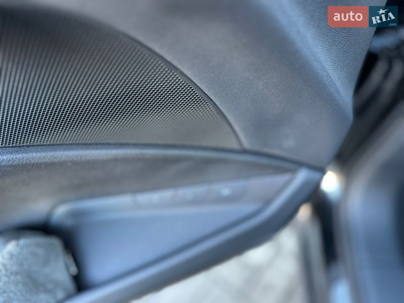 Позашляховик / Кросовер Audi Q8 e-tron 2024 в Рівному