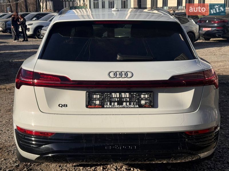 Внедорожник / Кроссовер Audi Q8 e-tron 2023 в Киеве