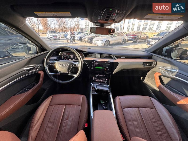 Внедорожник / Кроссовер Audi Q8 e-tron 2023 в Киеве